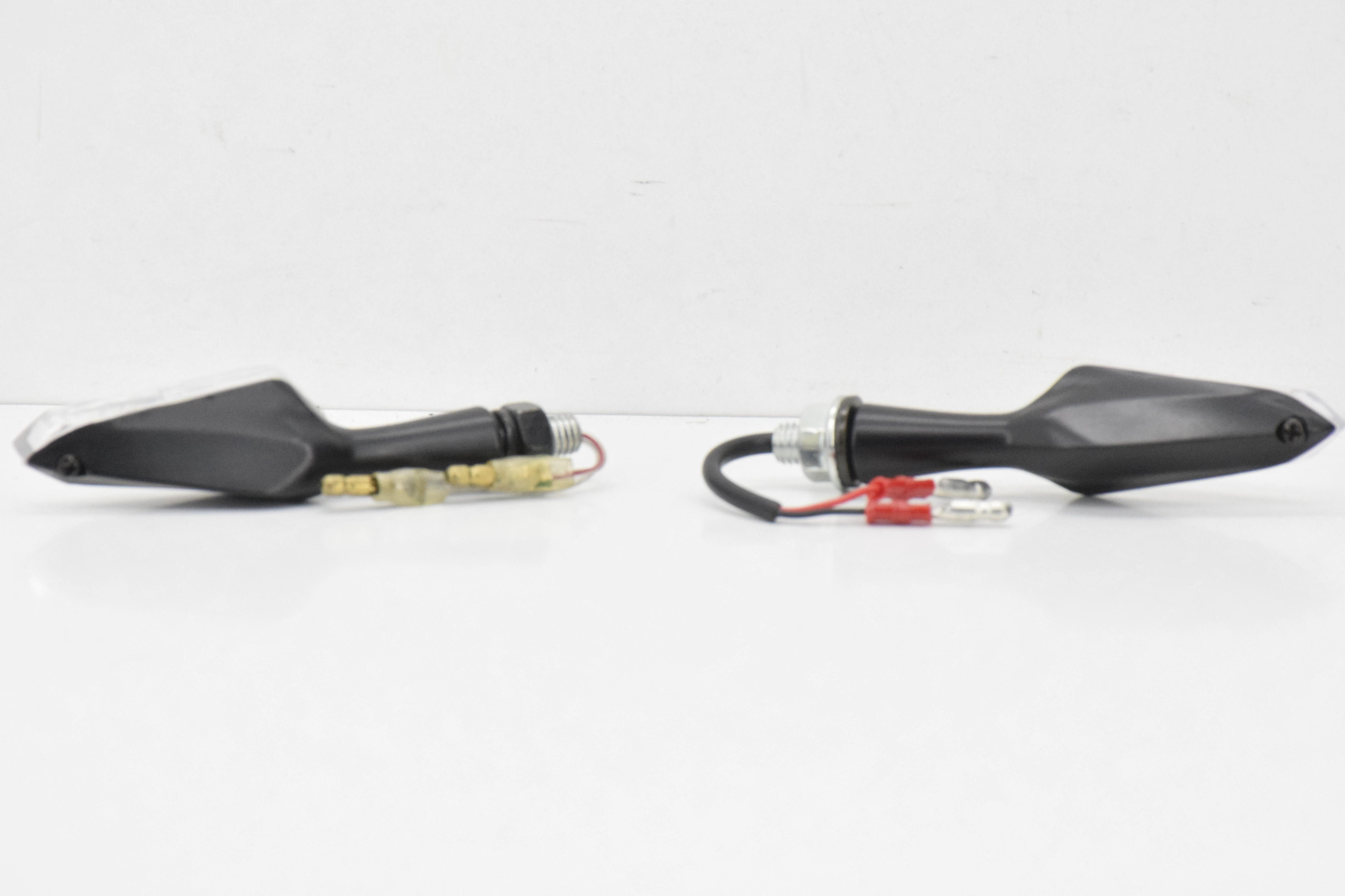 ducati coppia frecce ergal nere a led originali ducati monster 696-1100 96629909b - foto 3