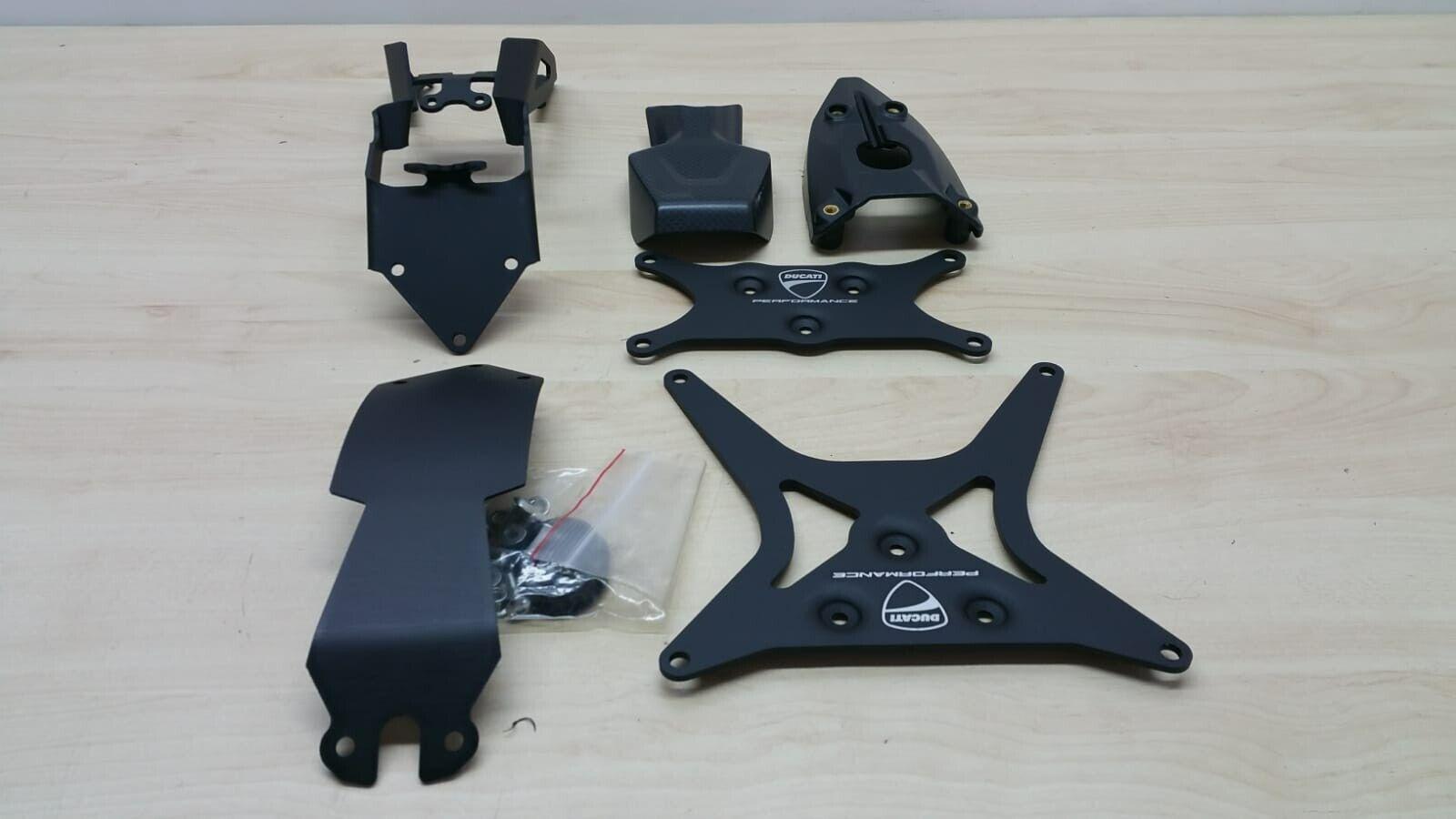 ducati portatarga carbonio e alluminio ducati perf. 959 899 1199 1299 96901112a - foto 1