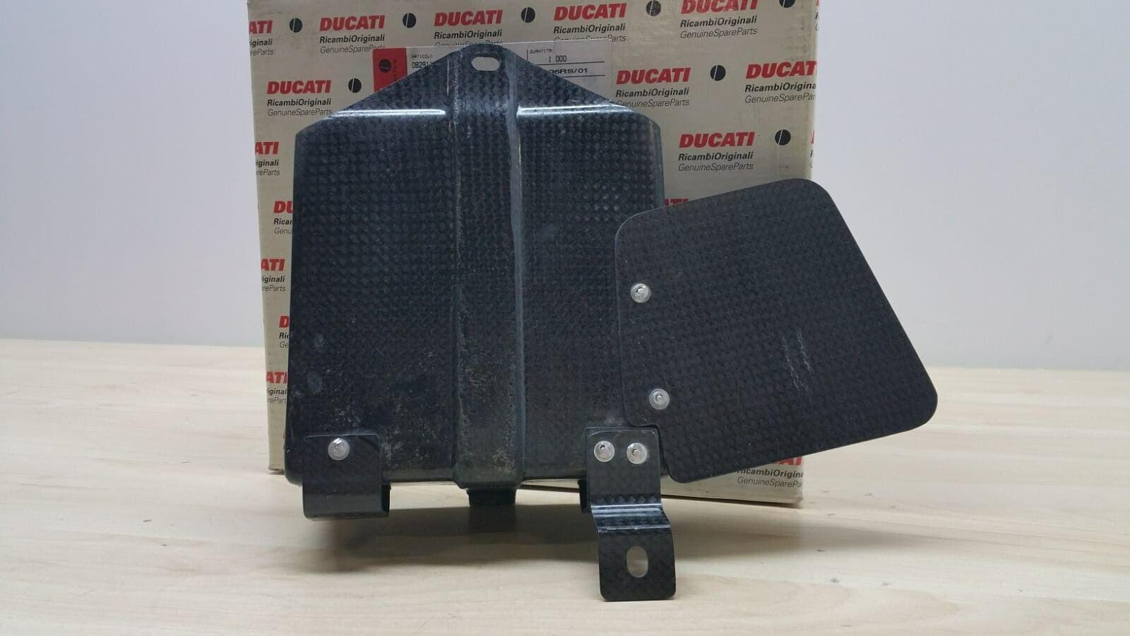 ducati supporto batteria in carbonio originale ducati 748 996 rs 2001 82911451a - foto 5