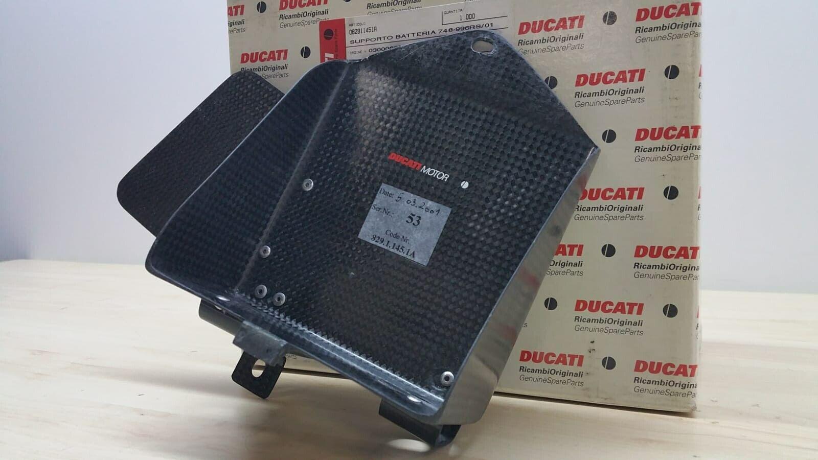 ducati supporto batteria in carbonio originale ducati 748 996 rs 2001 82911451a - foto 6
