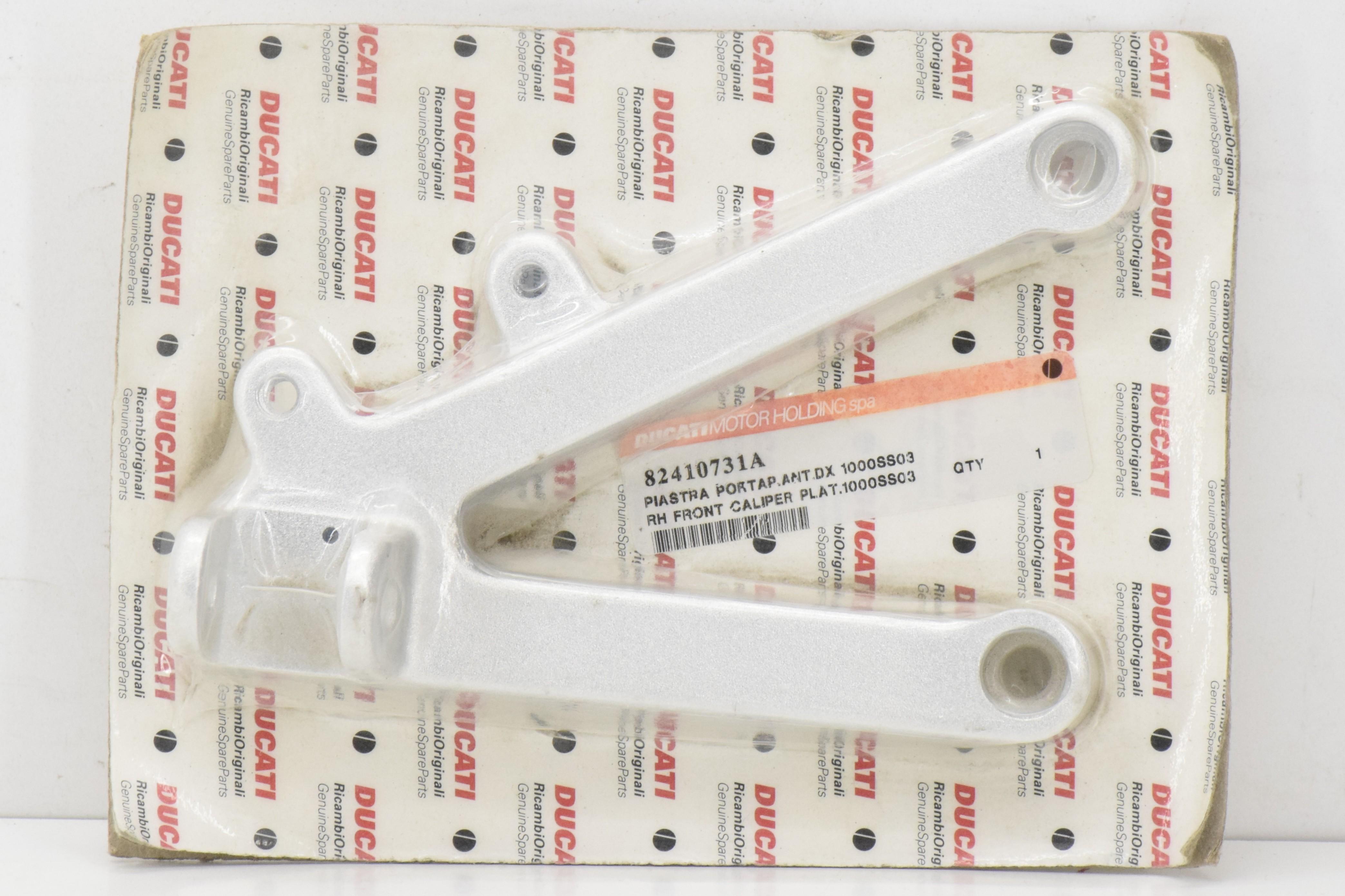 Supporto Piastra Pedana Anteriore Destra Ducati SS1000 03 ducati supporto piastra pedana anteriore destra ducati ss1000 03 82410731a - foto 1