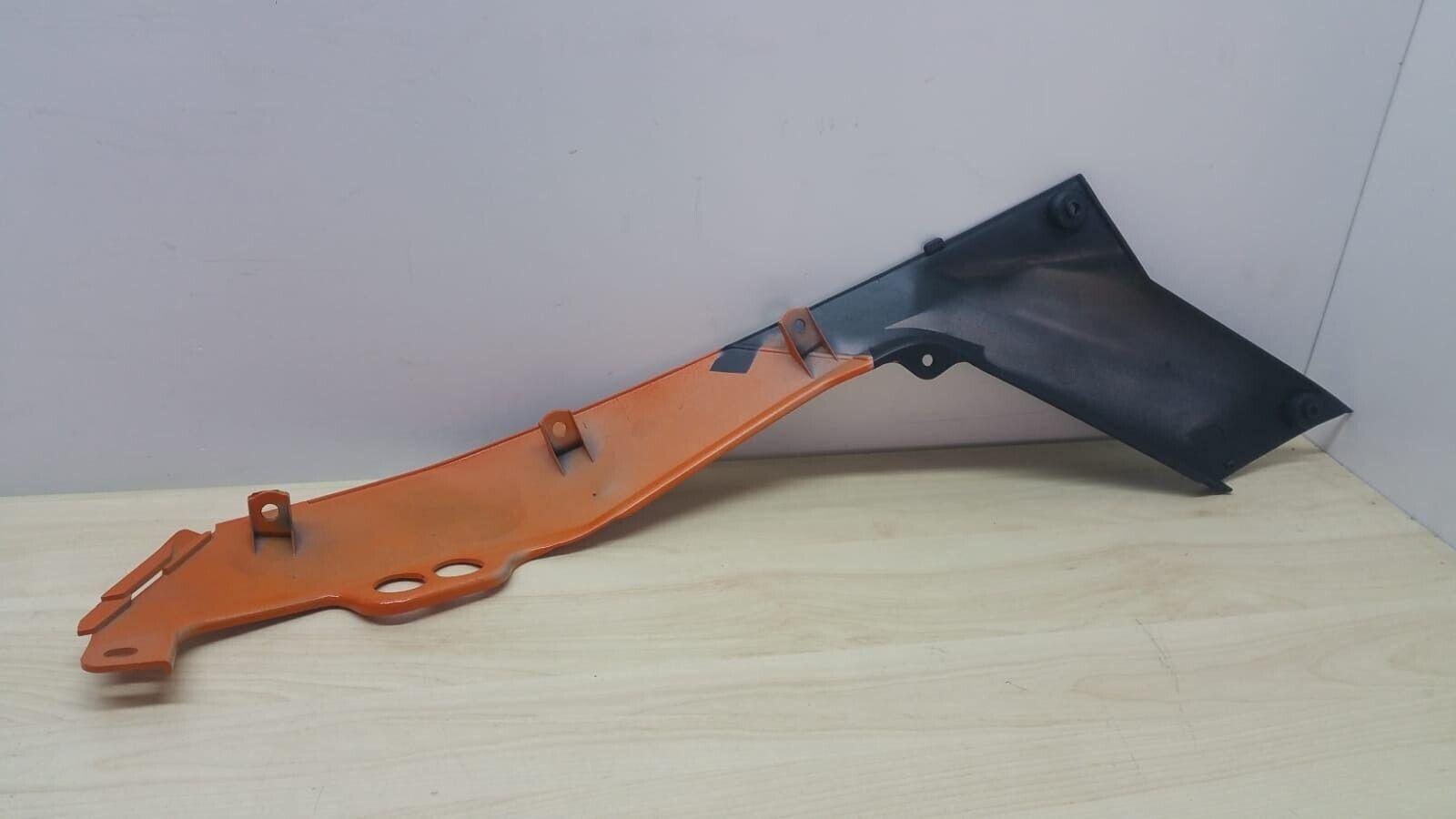 ktm fianchetto destro superiore originale ktm duke 390 90108042000 - foto 4 ktm fianchetto destro superiore originale ktm duke 390 90108042000 - foto 4