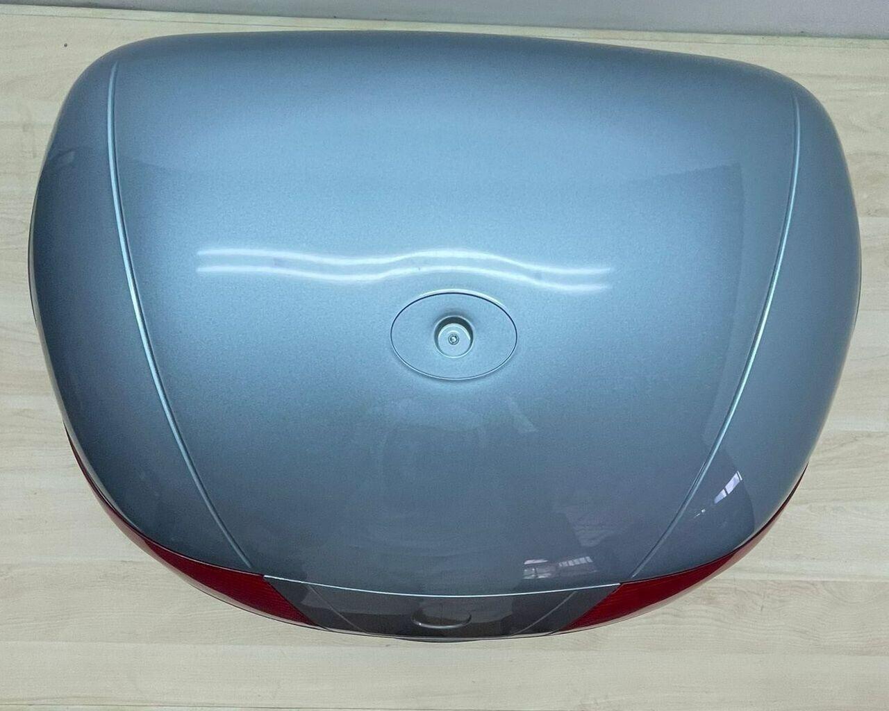 yamaha bauletto celeste metallizzato originale yamaha 44l 44lw07542200 44l 44lw07542200 - foto 4