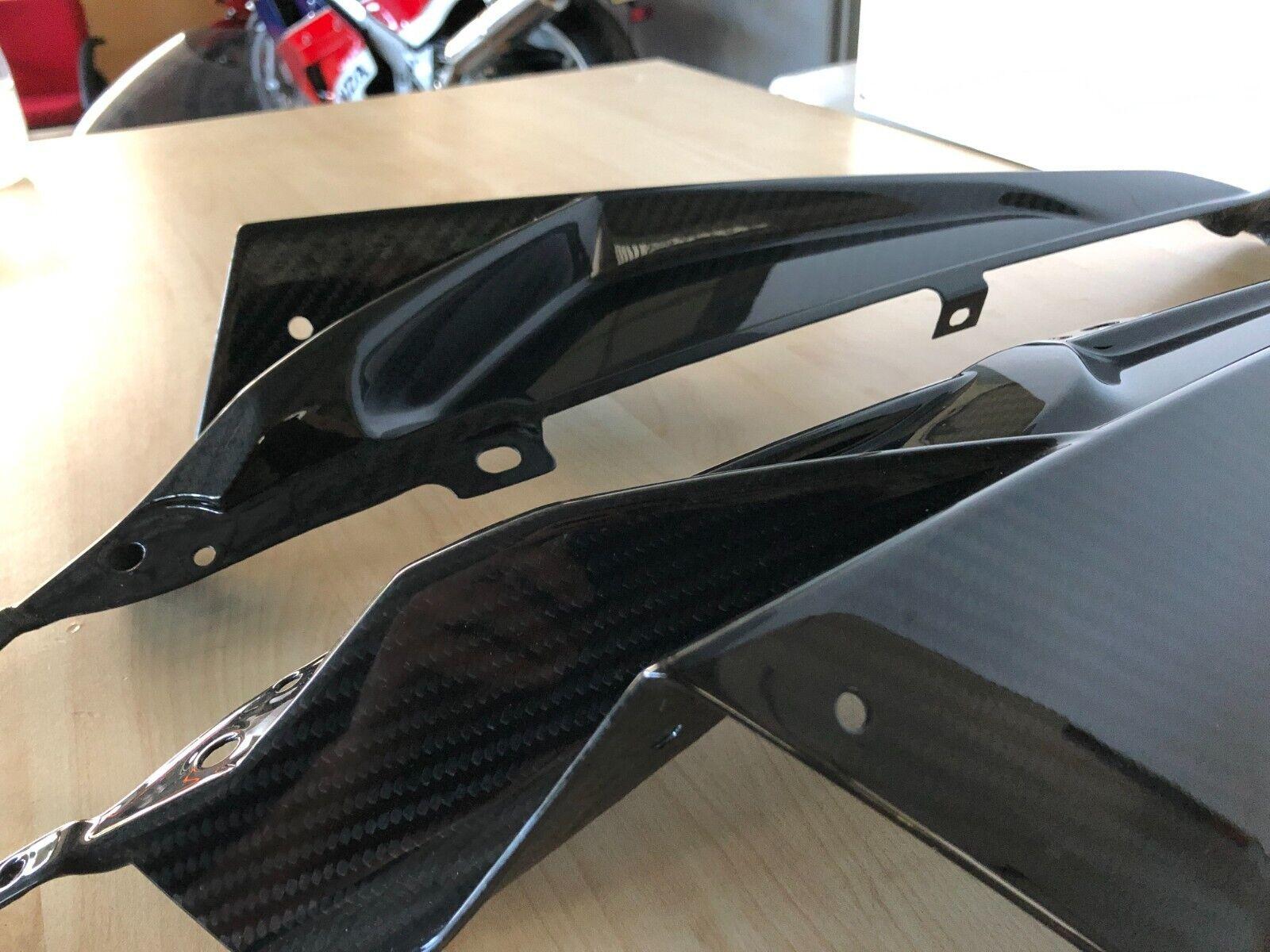 bmw kit portaplacchetta in carbonio originale bmw s 1000 rr 71607722466 - foto 4