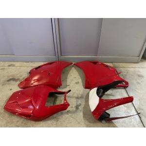 Carena racing rossa completa in vetroresina  748 916 996 pista