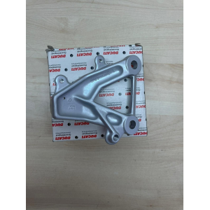 1098 s 848supporto pedana anteriore sinistra originale  07 82411221a