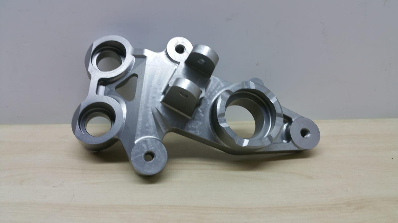  supporto pedana pilota lato sinistro hypermotard  96636108b - foto 1