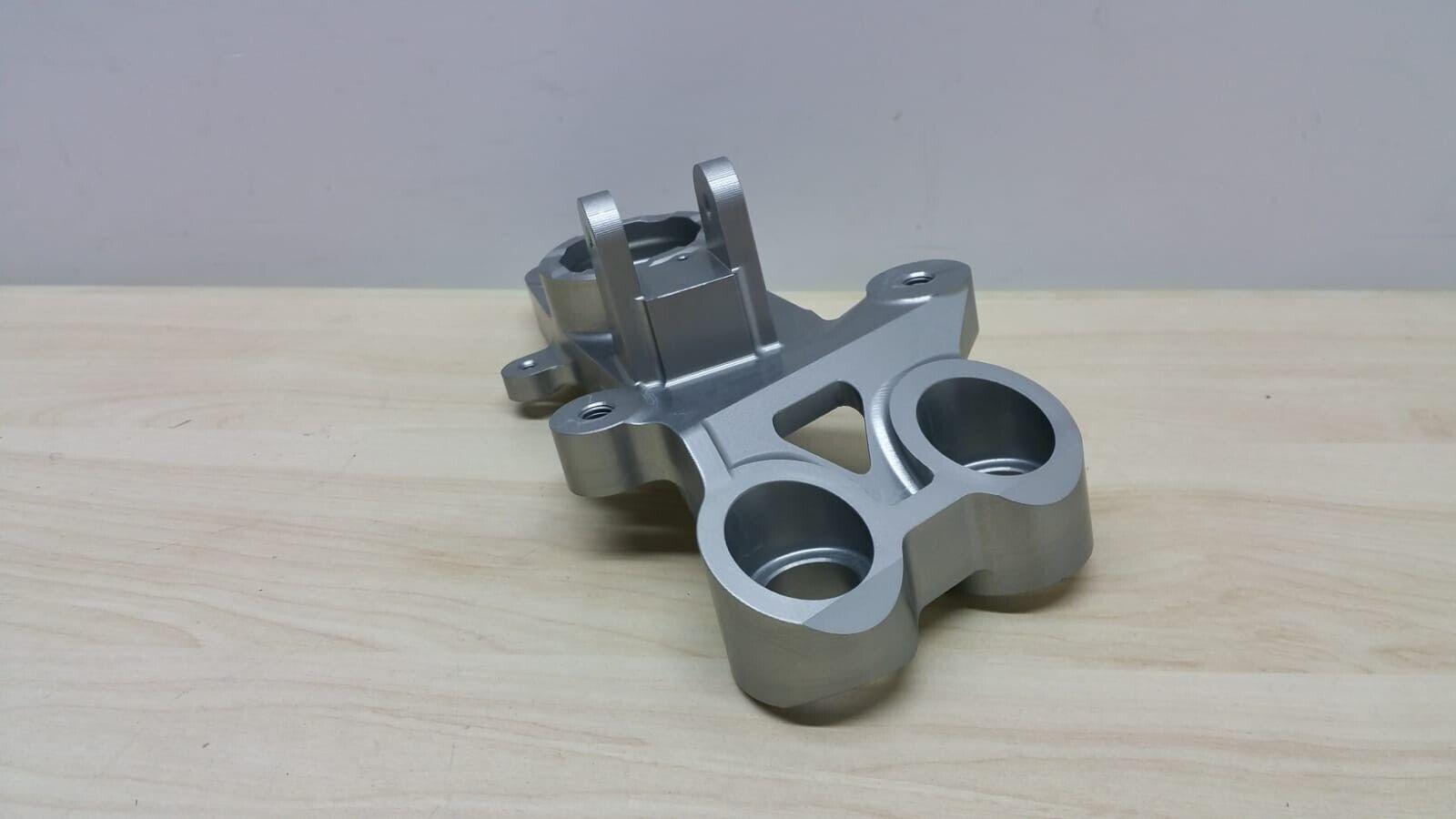  supporto pedana pilota lato sinistro hypermotard  96636108b - foto 2