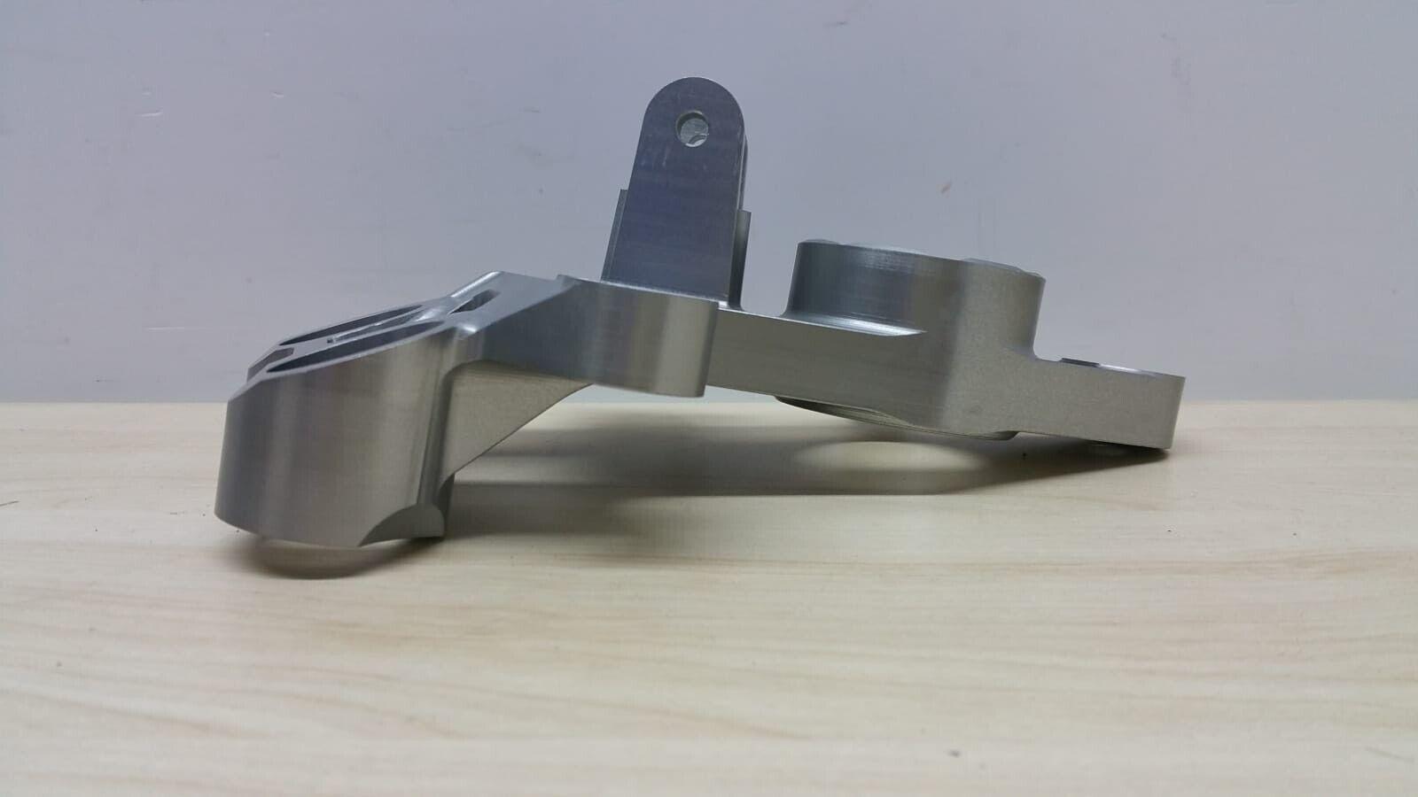  supporto pedana pilota lato sinistro hypermotard  96636108b - foto 4