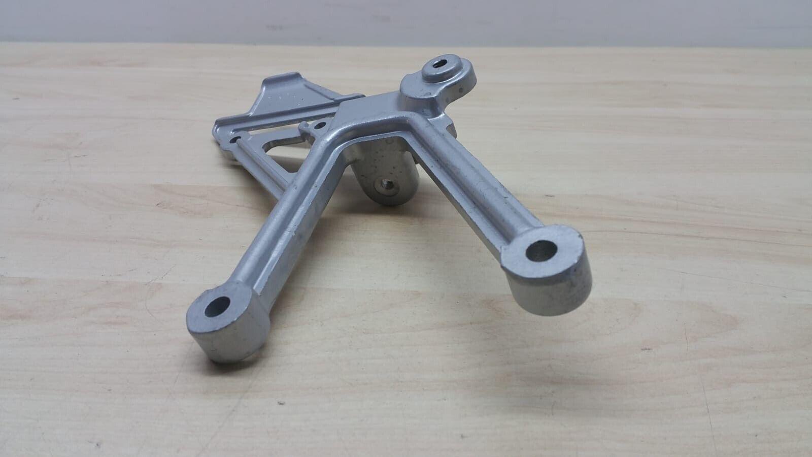 cagiva supporto pedana anteriore destra originale cagiva freccia c12r . 800053540 - foto 3