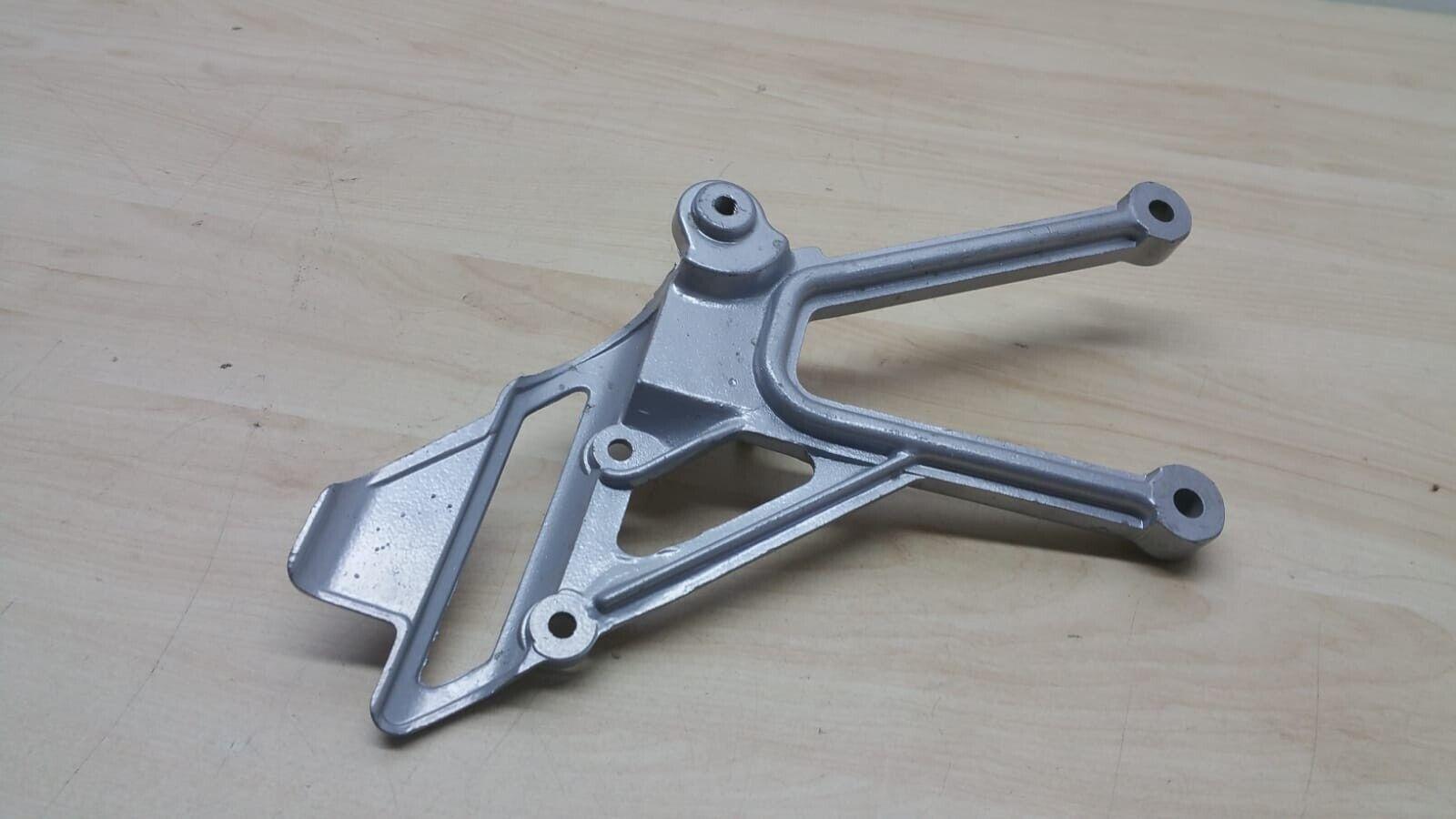 cagiva supporto pedana anteriore destra originale cagiva freccia c12r . 800053540 - foto 4