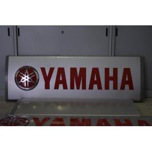 Insegna luminosa neon per negozio concessionaria  a tre pezzi grigio rossa