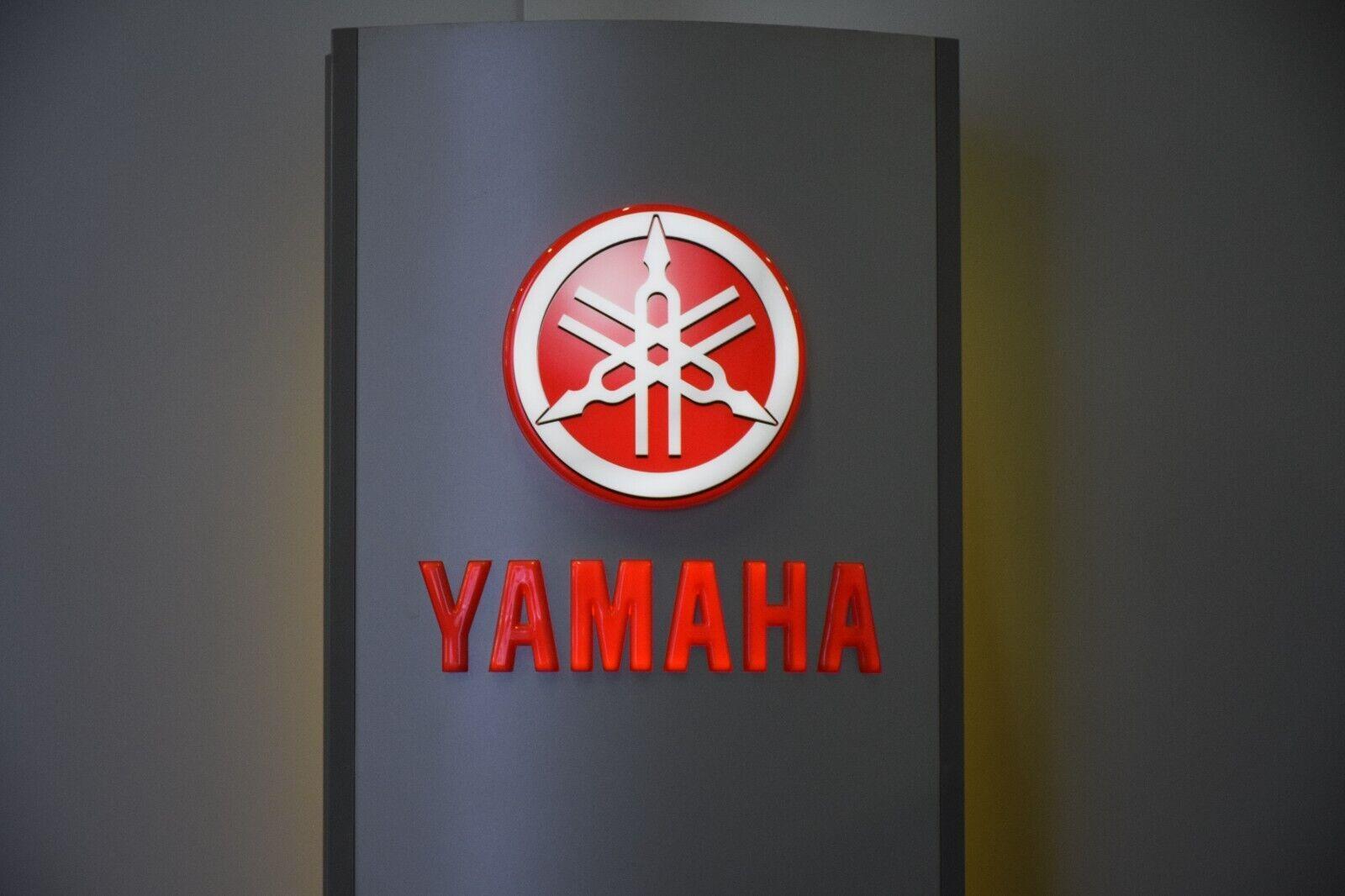 yamaha insegna pubblicitaria verticale luminosa yamaha da interno negozio / collezione - foto 3