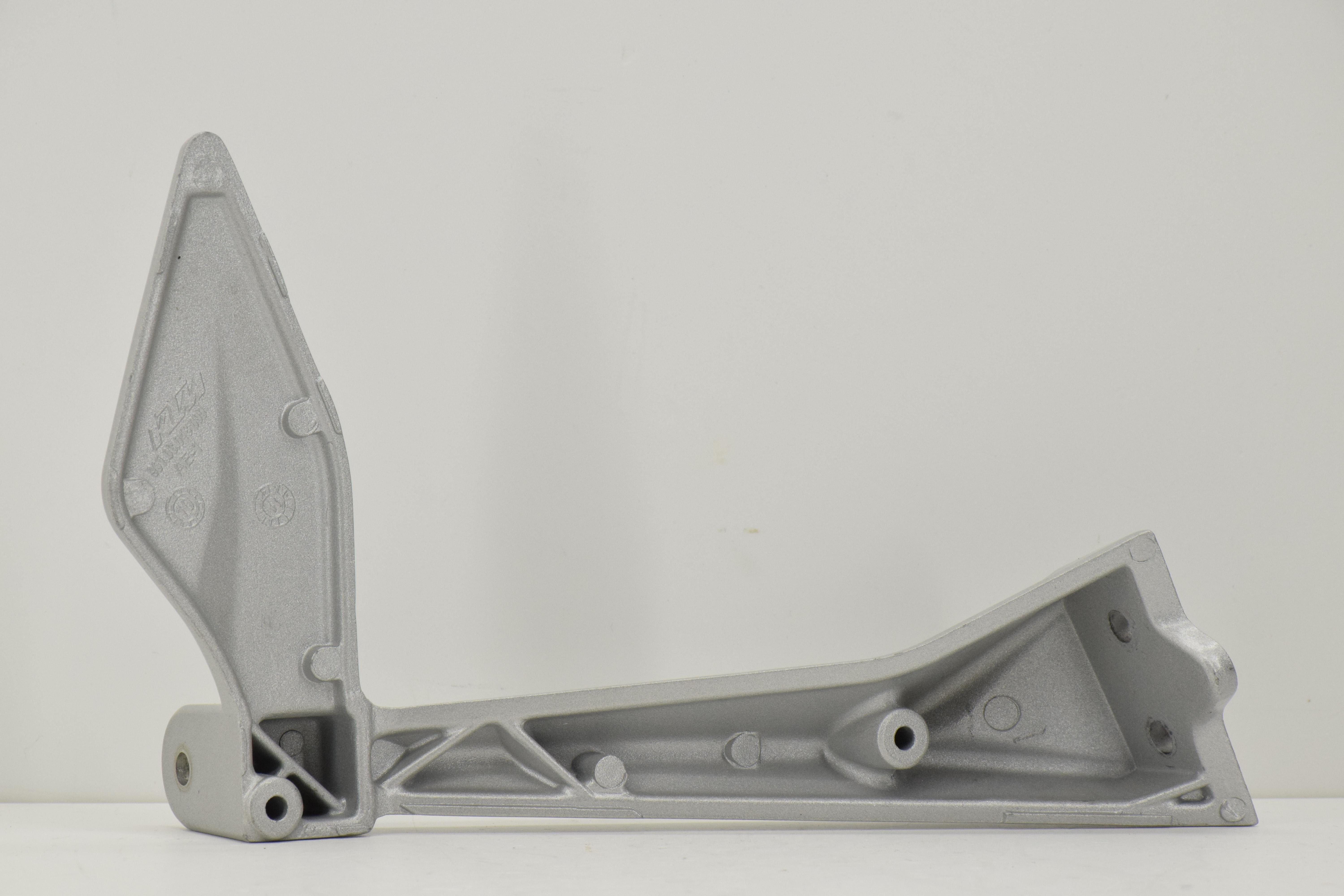 ktm supporto pedana posteriore sinistra ktm duke 125 200 250 390 90103048000 - foto 2