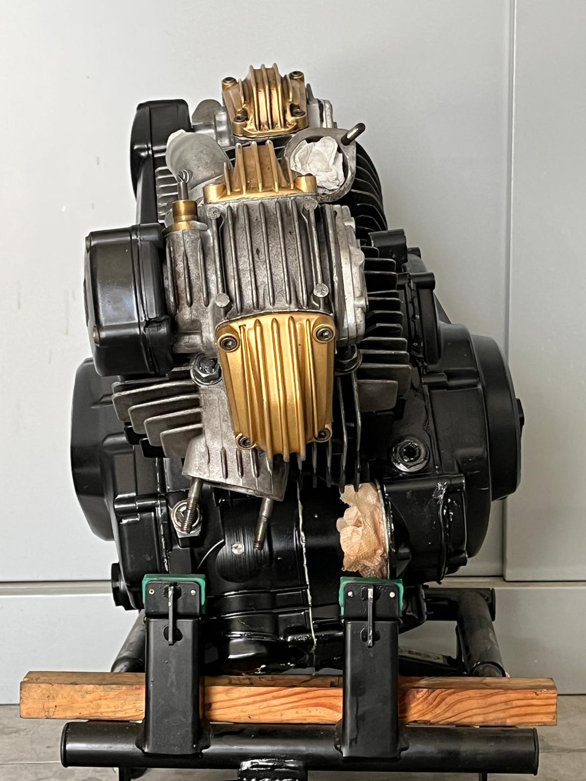 cagiva motore cagiva alazzurra 350 84 85 nero originale con km 34.500 - foto 3