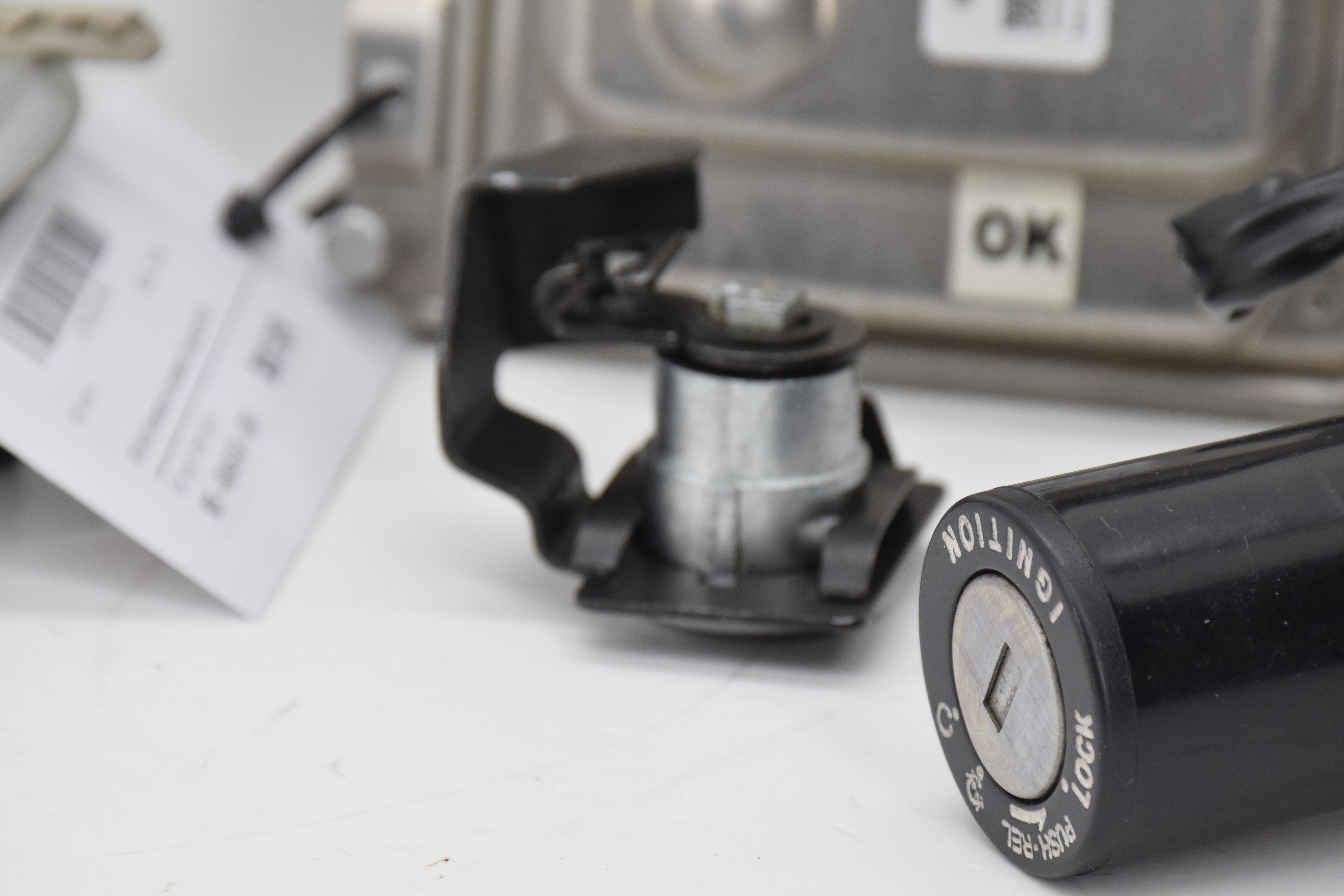 ktm kit serrature completo originale ktm duke 125 200 250 90111066044 - foto 2