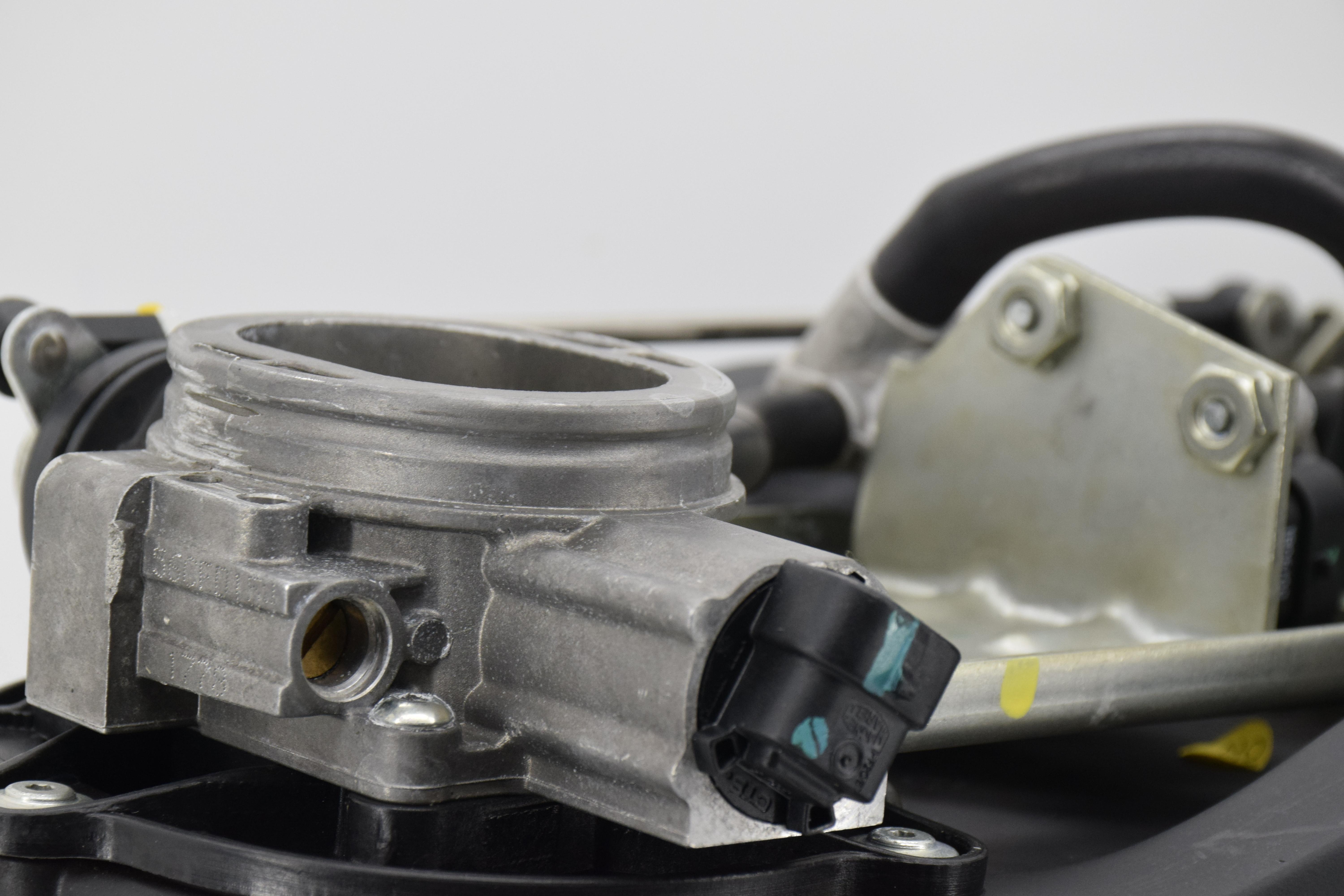 ducati corpo farfallato con airbox originale ducati 848 28240803a - foto 3