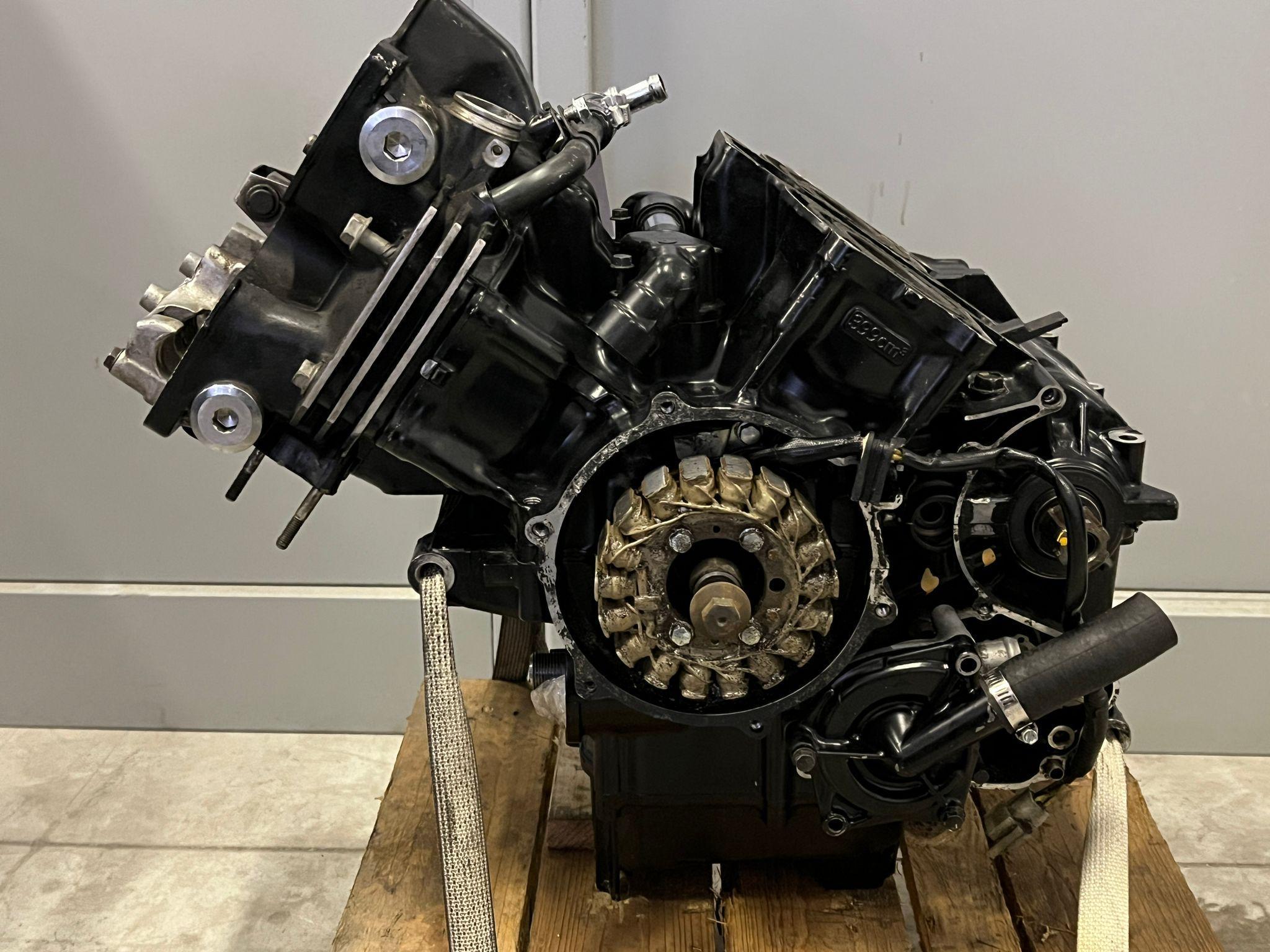 ducati motore honda vf400f -nc13e 83 86 - foto 1