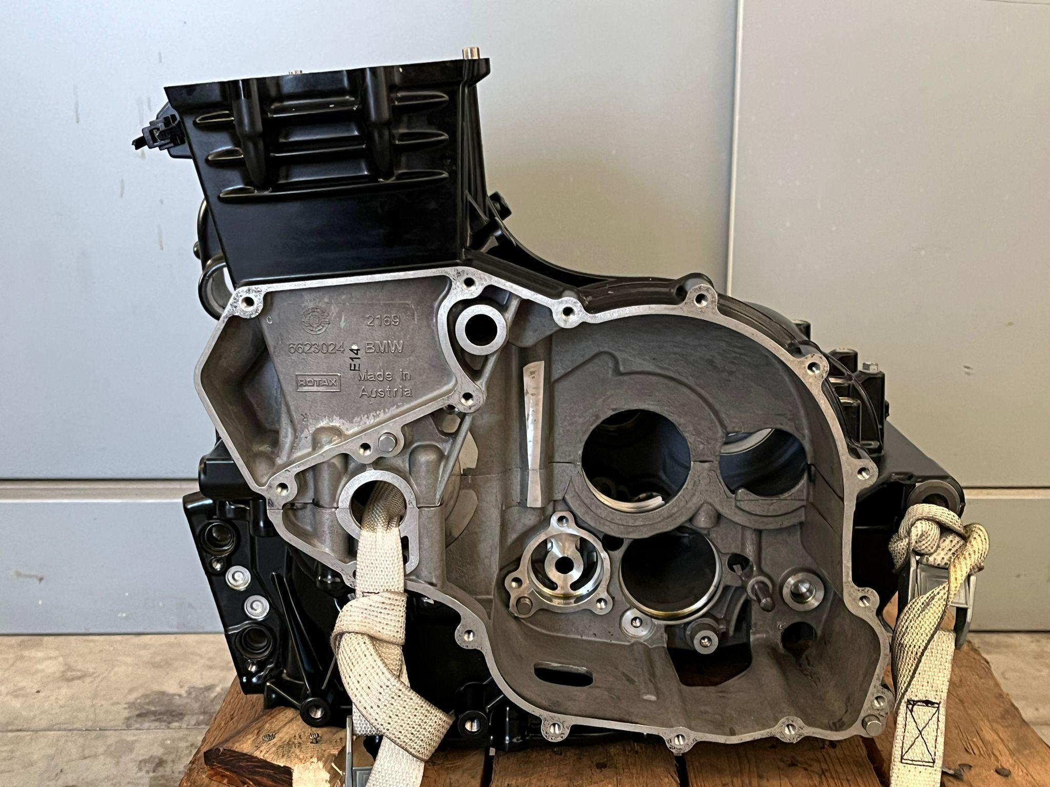 bmw coppia di semi carter motore bmw f 700 gs 11118540741 - foto 1