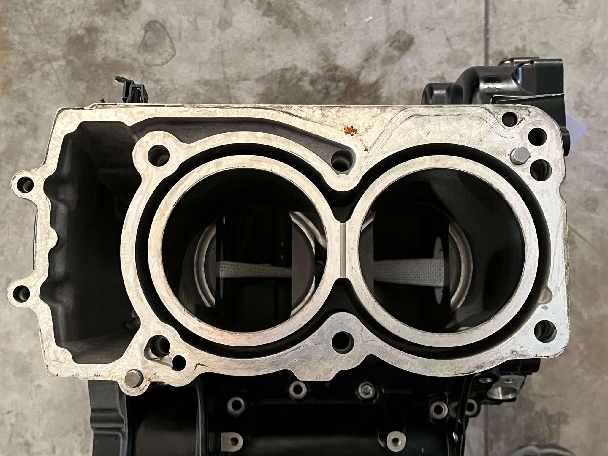 bmw coppia di semi carter motore bmw f 700 gs 11118540741 - foto 5