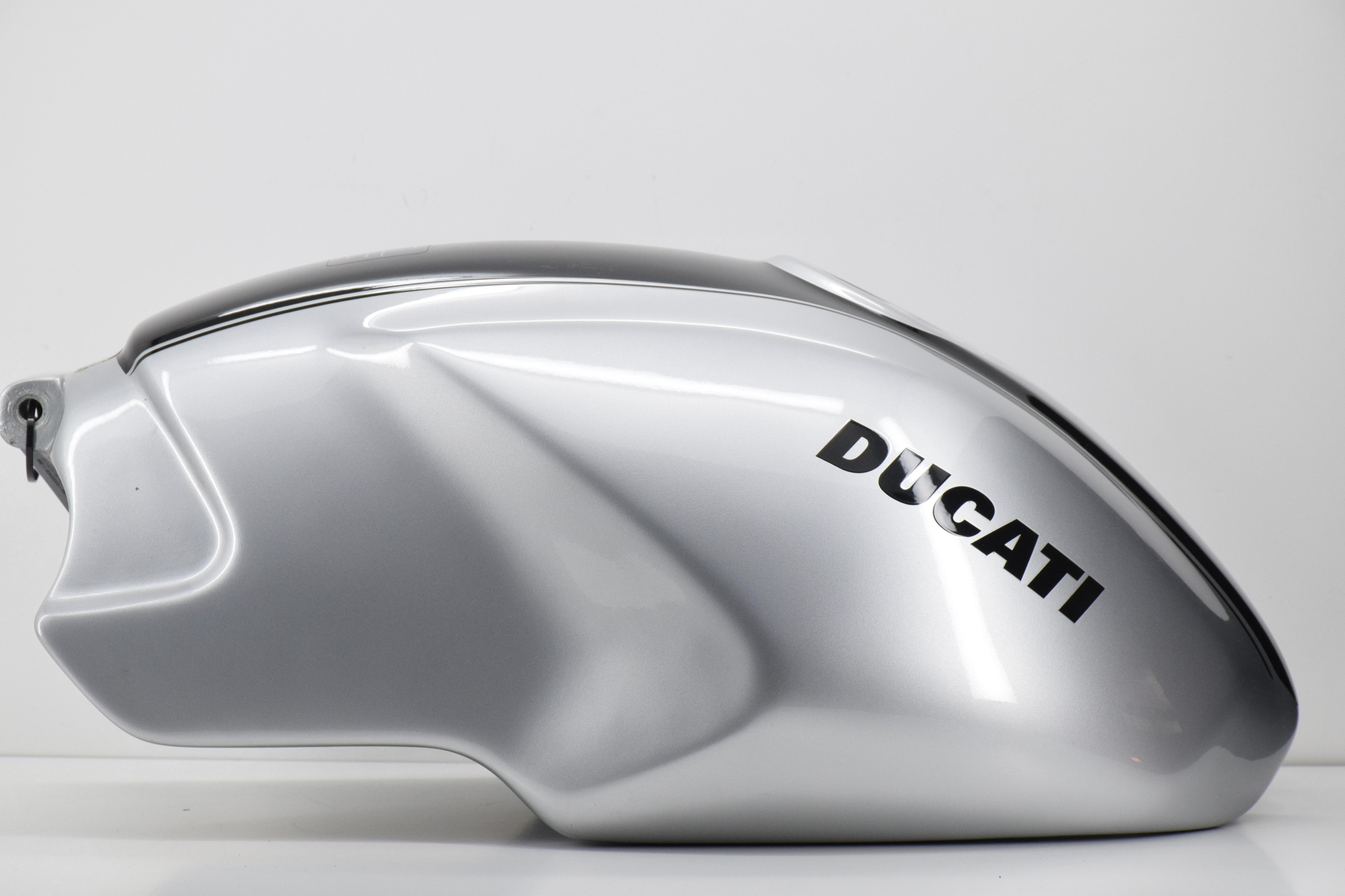 ducati serbatoio originale grigio e nero ducati monster s2r 1000 06 08 58610441cz - foto 2