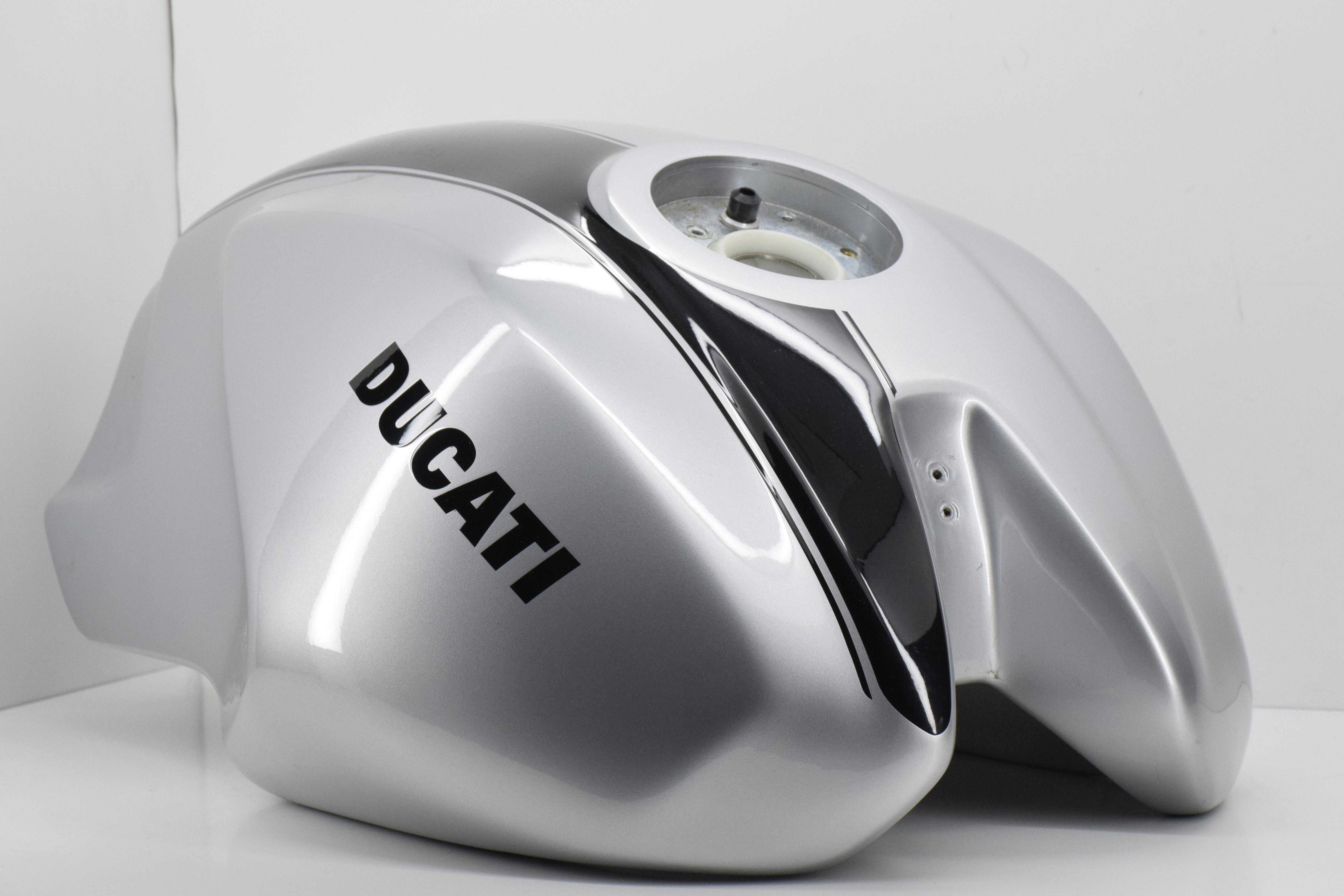 ducati serbatoio originale grigio e nero ducati monster s2r 1000 06 08 58610441cz - foto 3