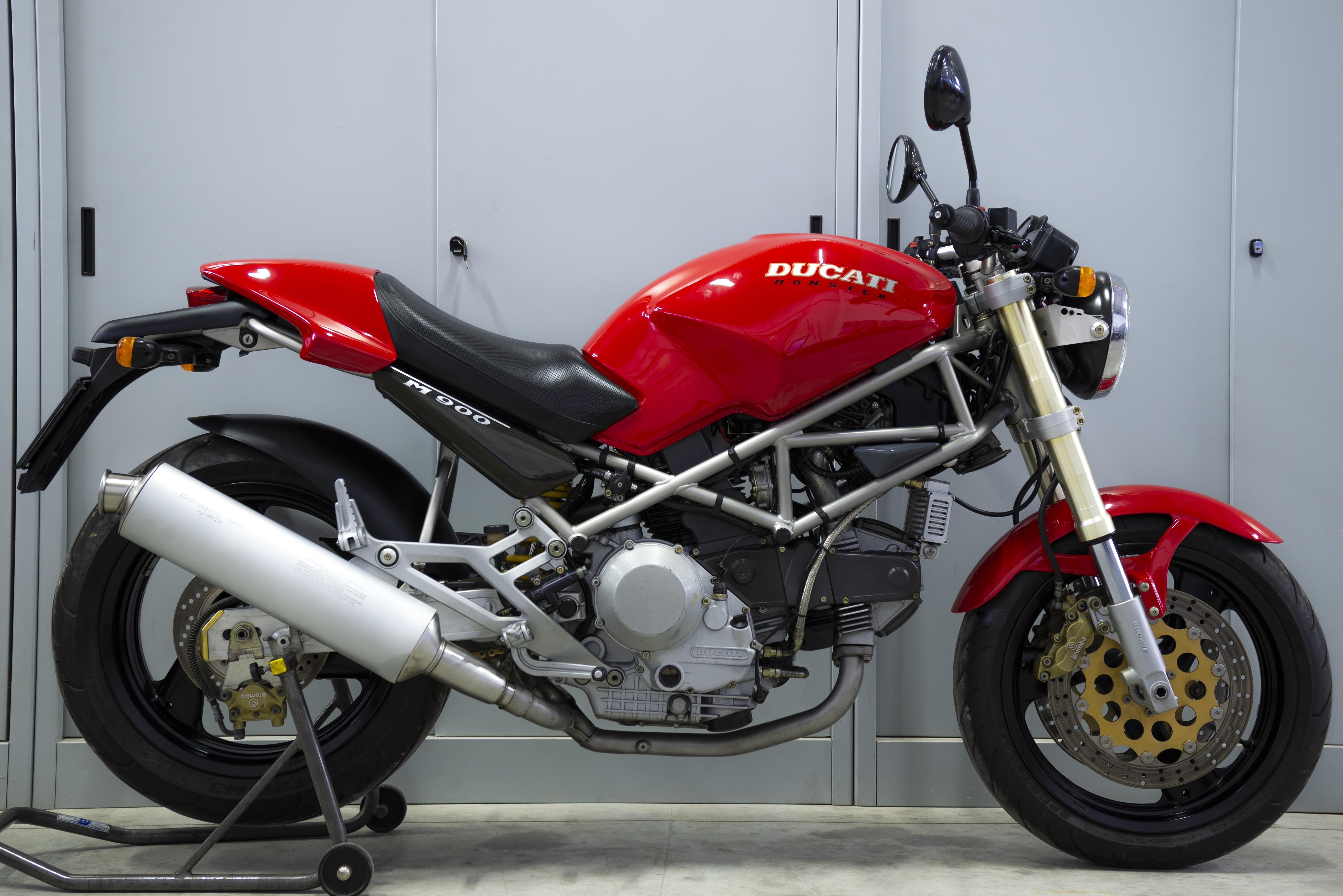 ducati ducati monster 900 - foto 1