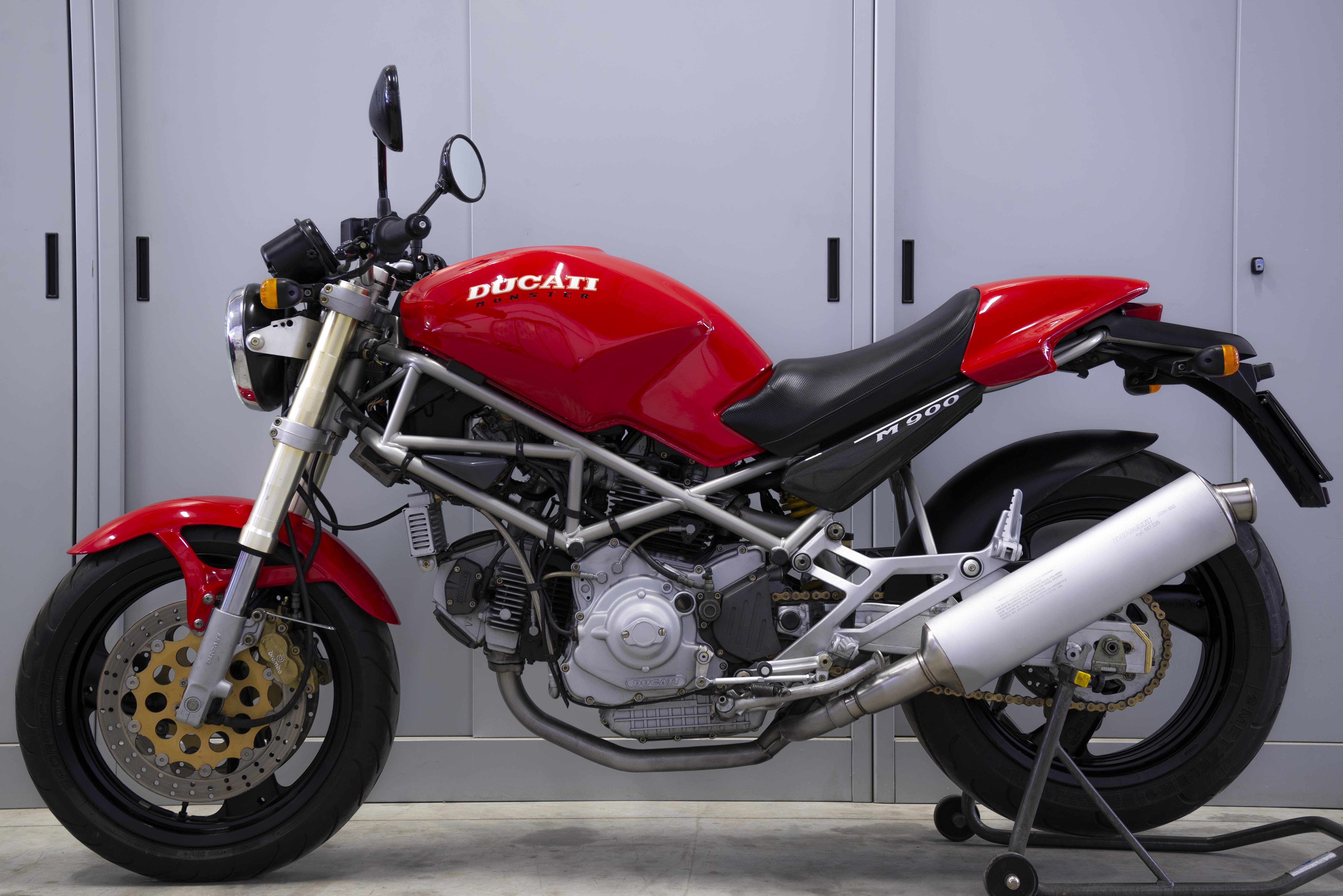 ducati ducati monster 900 - foto 2