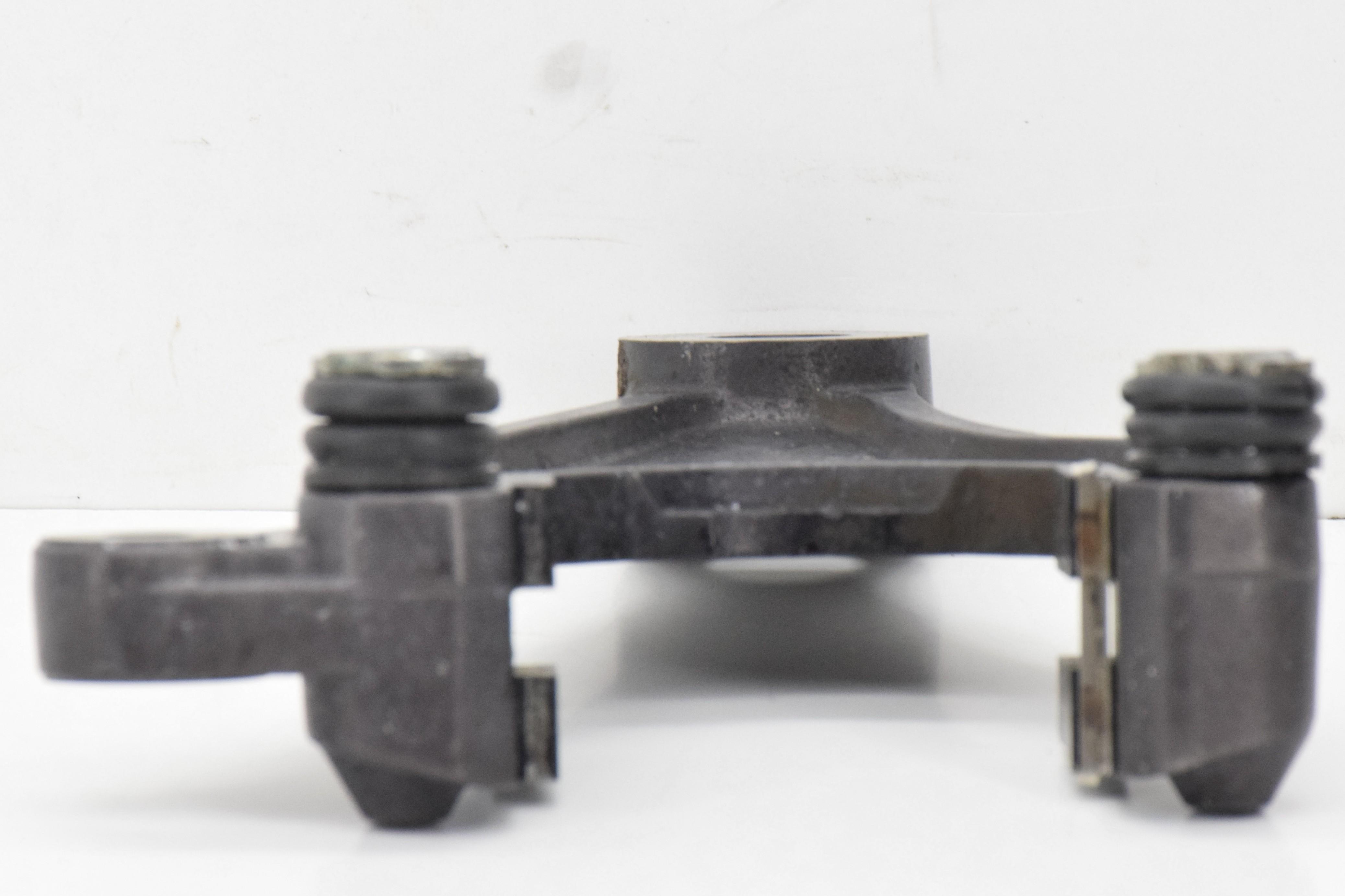 kawasaki supporto pinza posteriore originale kawasaki gpz 550 81 - foto 3