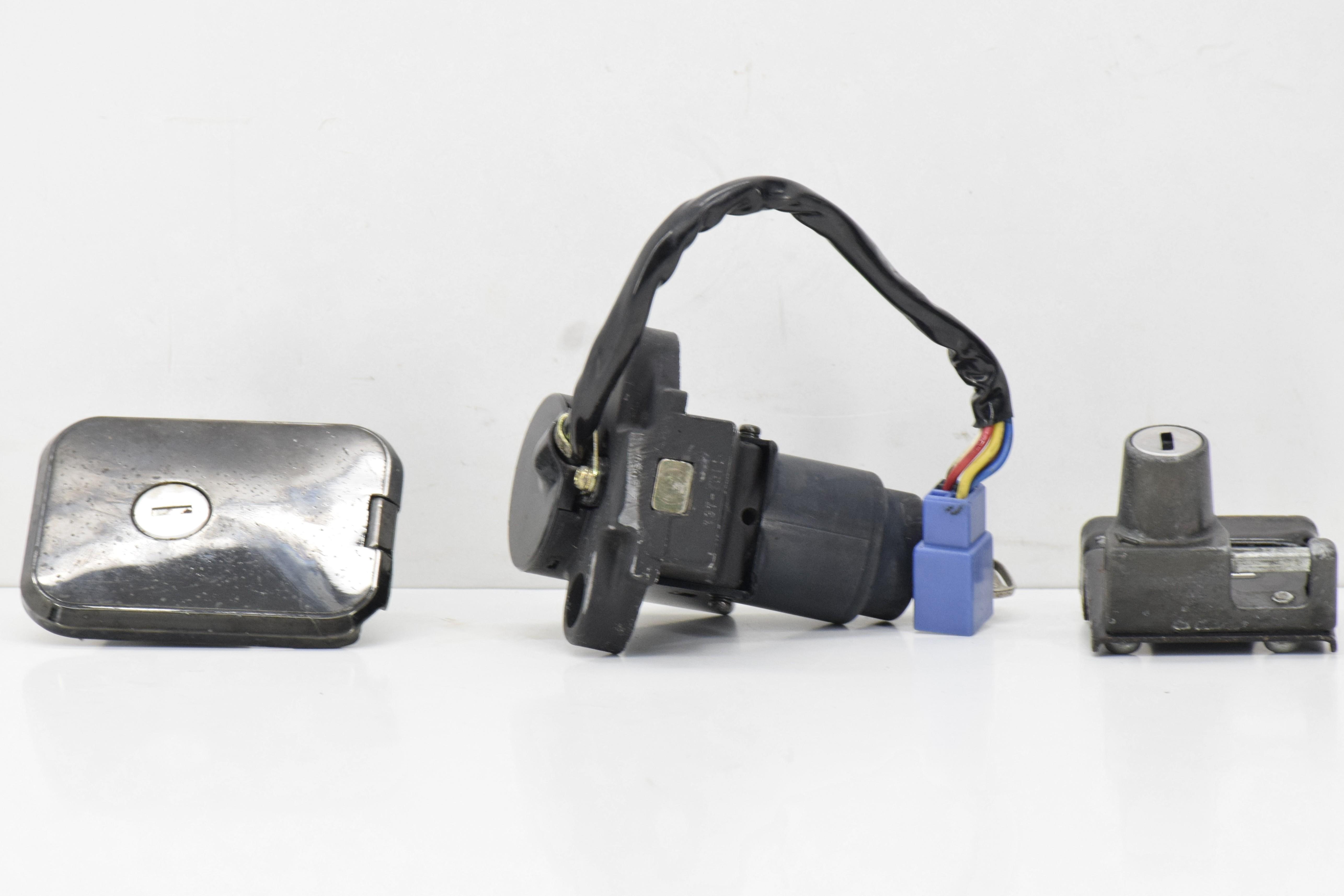 kawasaki kit chiavi tappo serbatoio originale kawasaki gpz 550 81 - foto 4