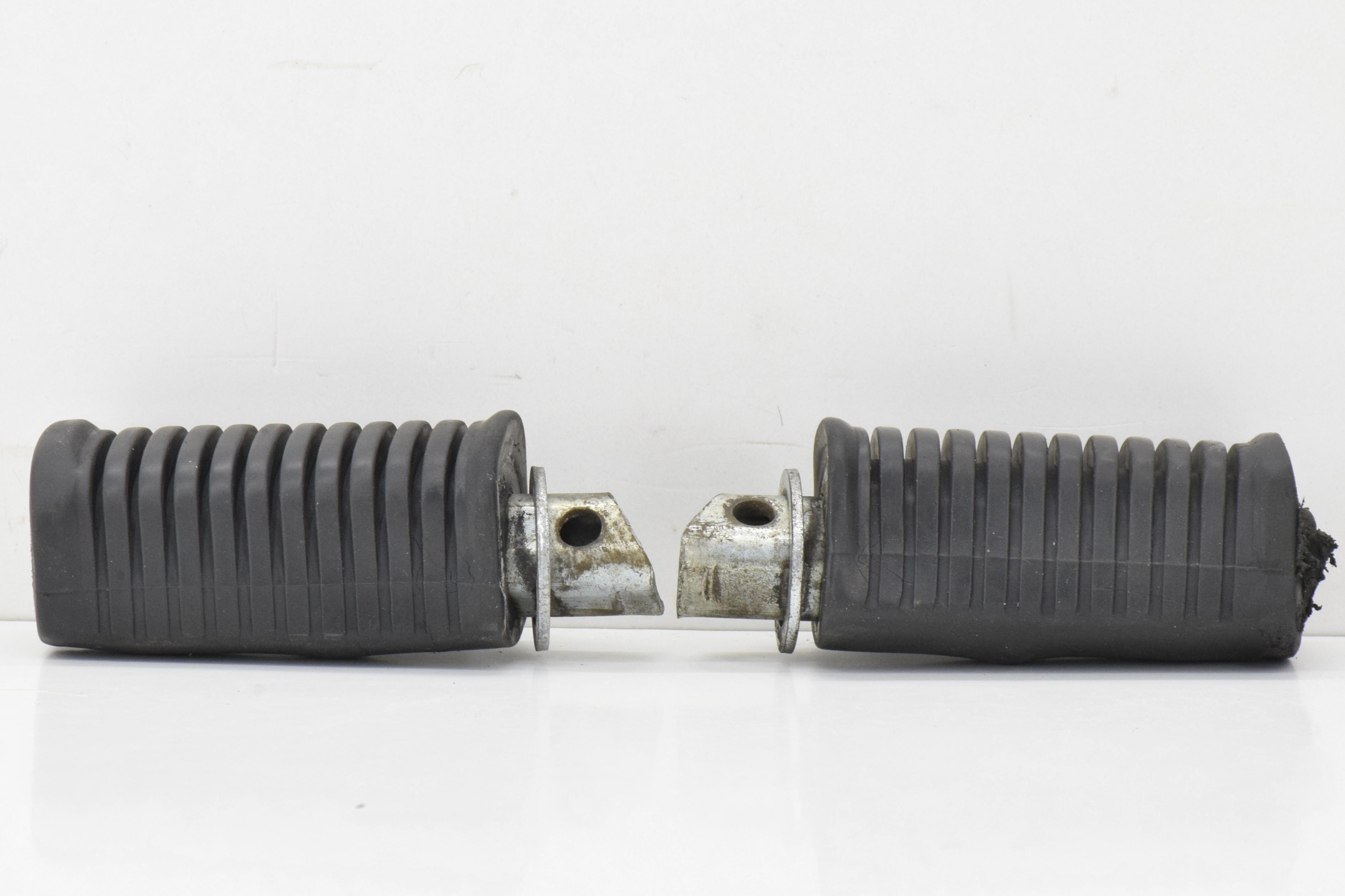 kawasaki pedane pilota originale kawasaki gpz 550 81 - foto 1