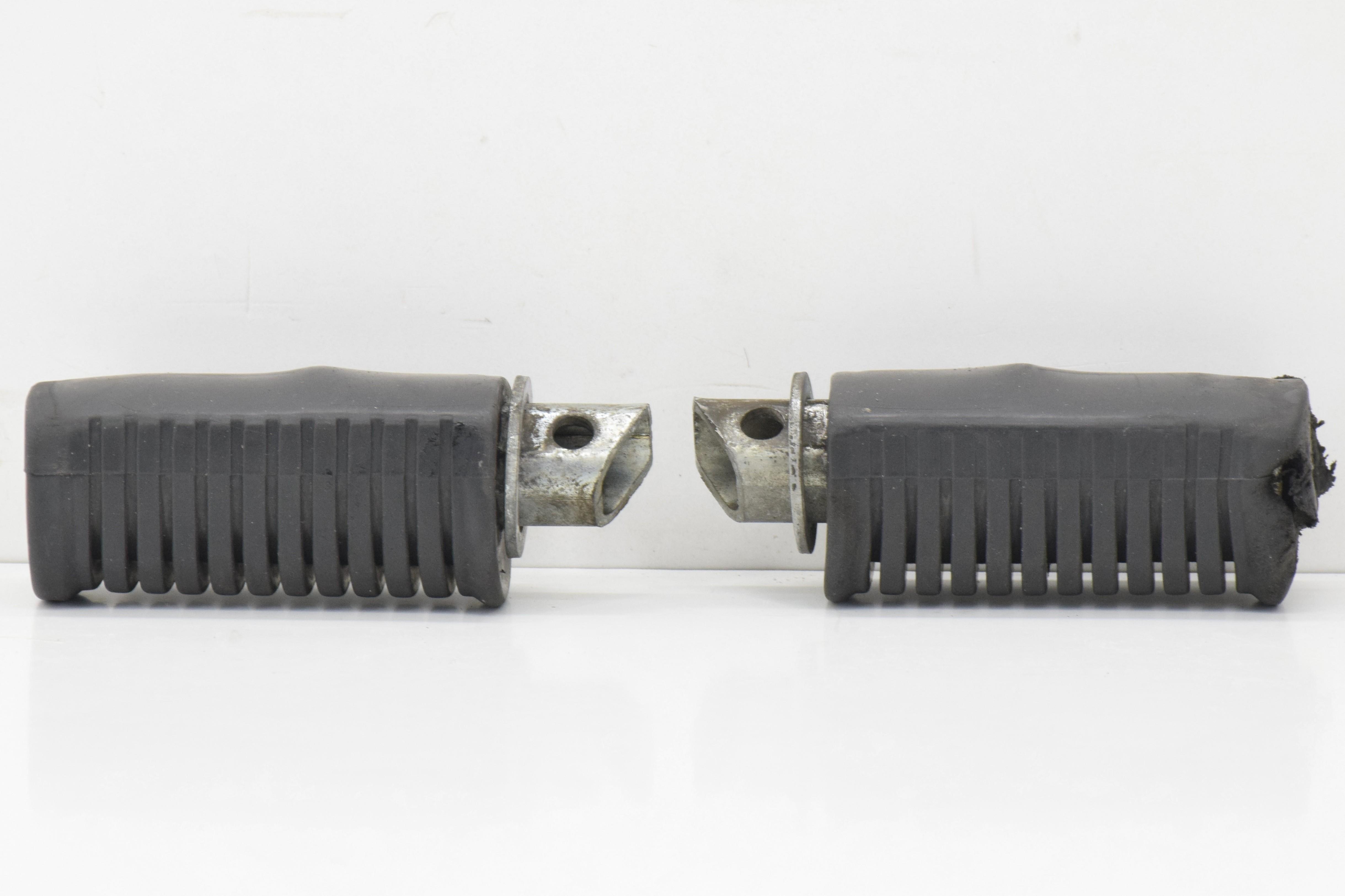 kawasaki pedane pilota originale kawasaki gpz 550 81 - foto 3