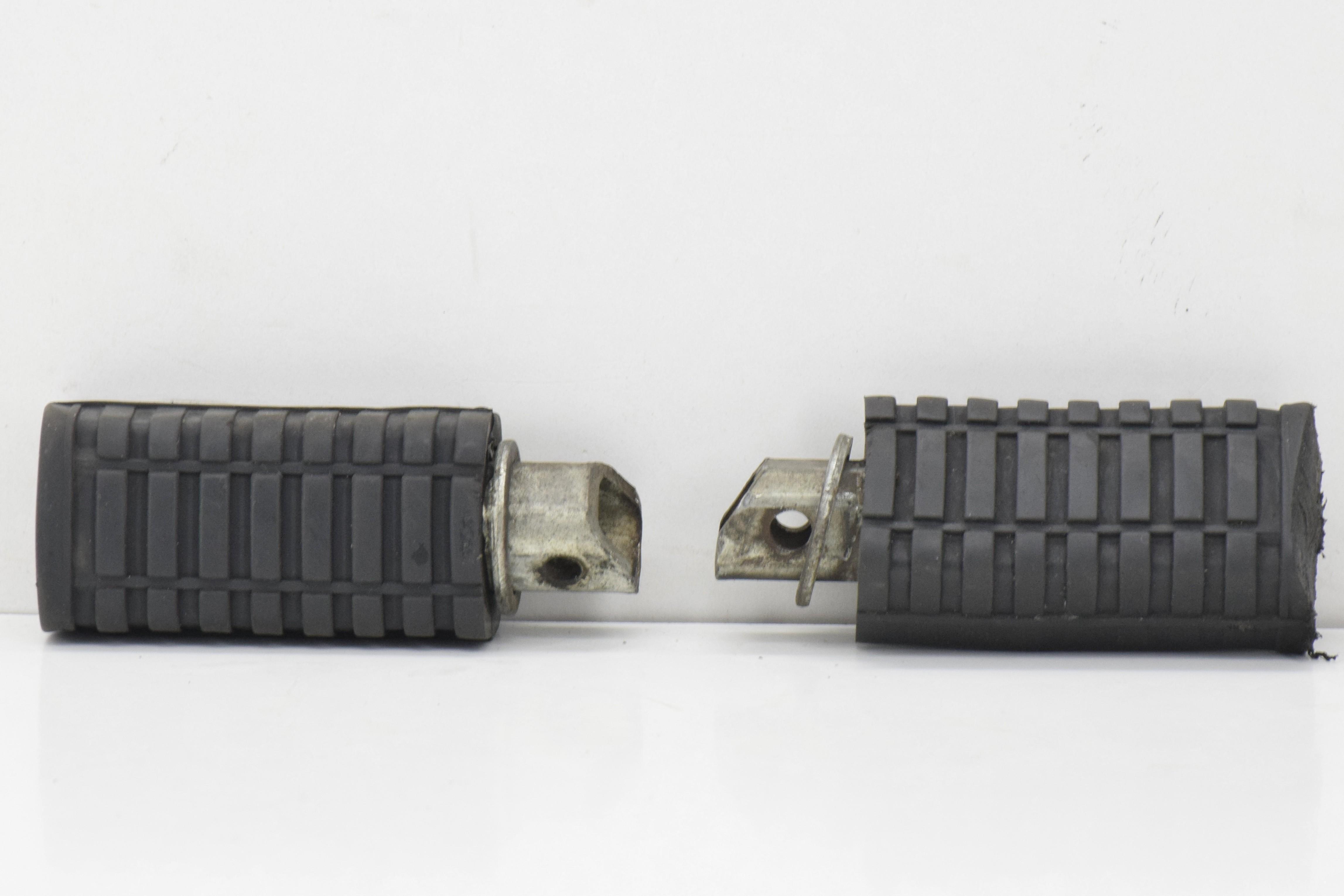 kawasaki coppia pedane passeggero originali kawasaki gpz 550 81 - foto 1