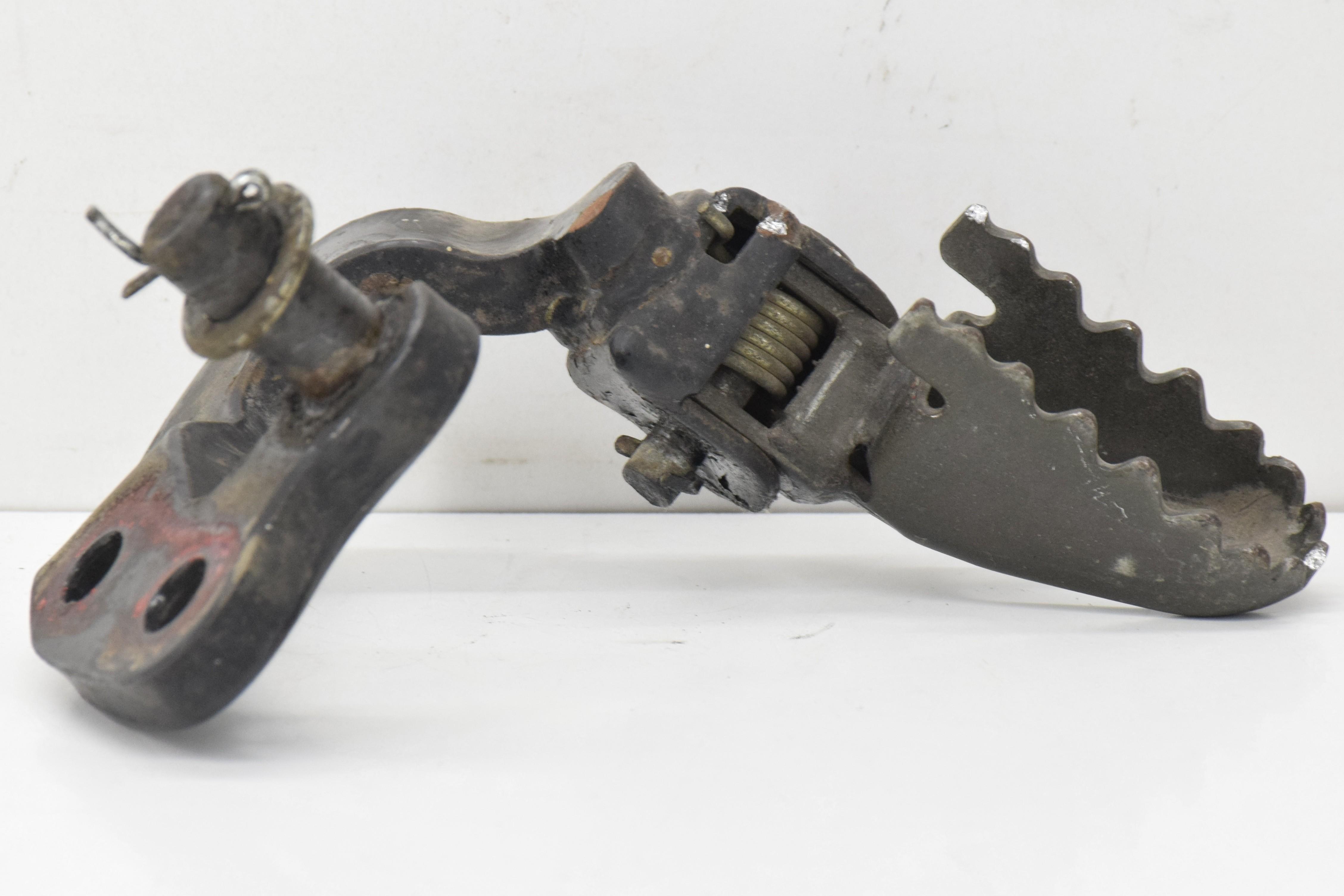 yamaha piastra e pedana destra originale yamaha xt 600 1vj 86 2kf-27422-00r4 - foto 3