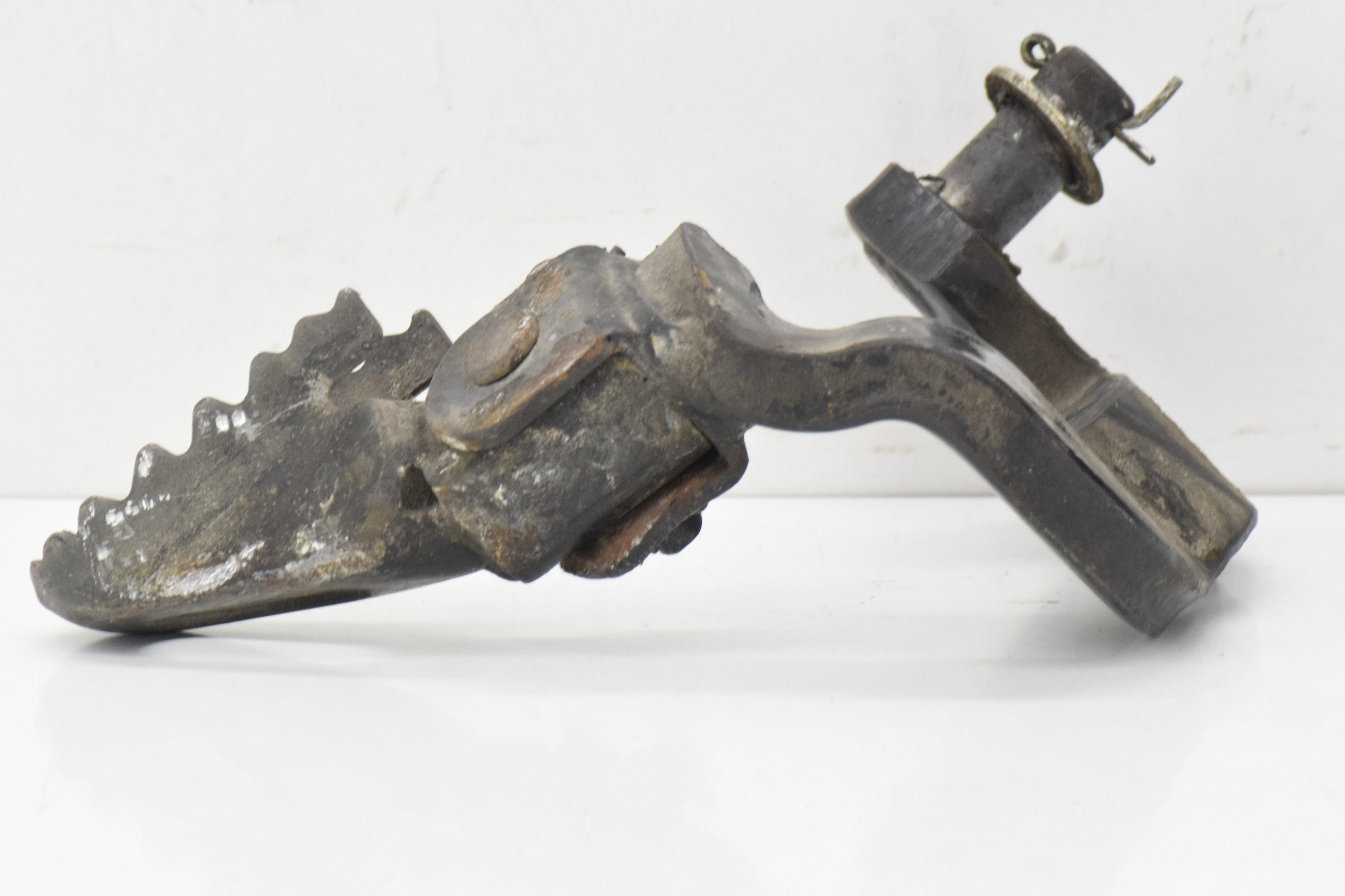 yamaha piastra e pedana destra originale yamaha xt 600 1vj 86 2kf-27422-00r4 - foto 5