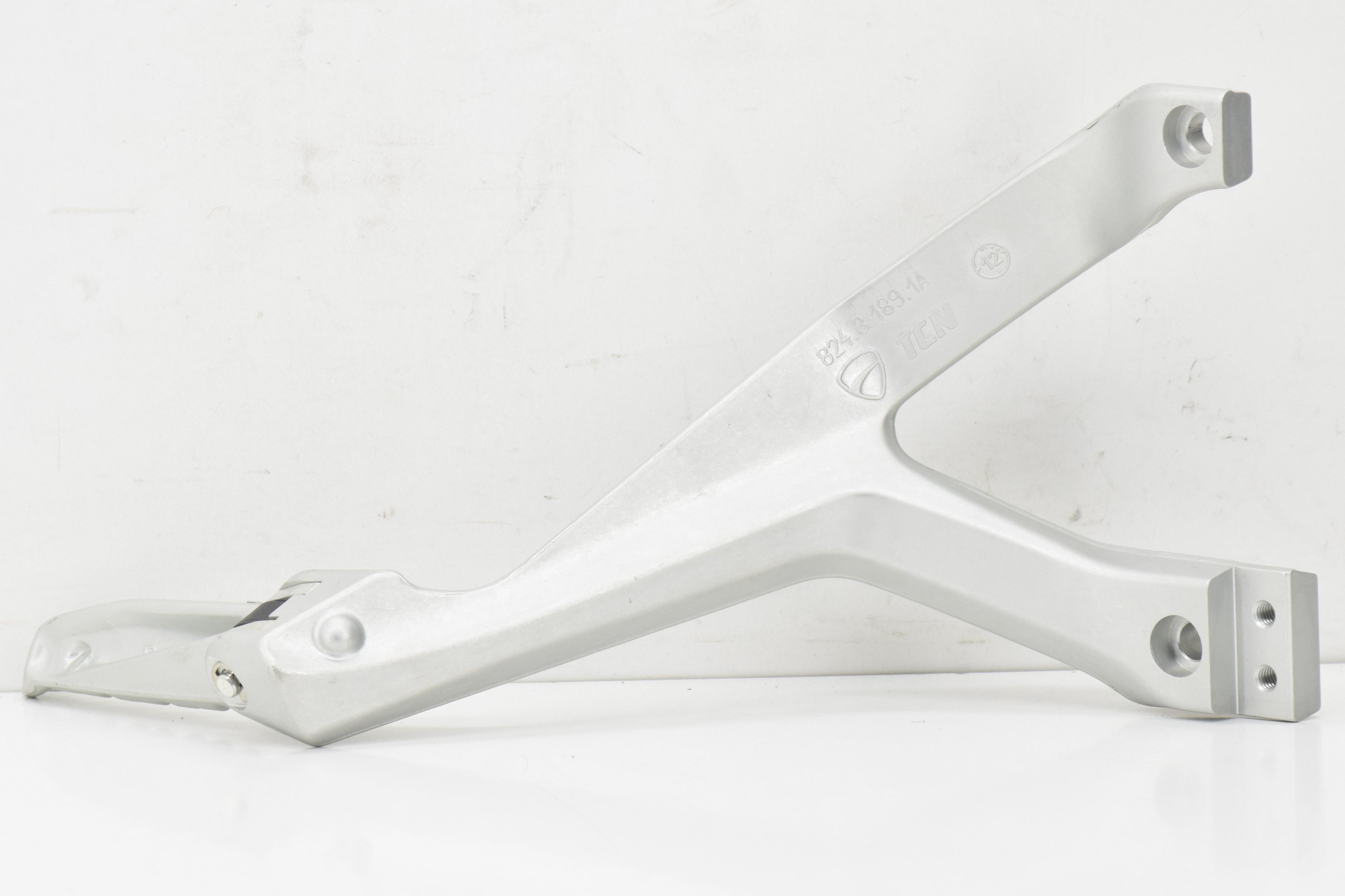 ducati supporto pedana posteriore destra ducati panigale 899 82431891a - foto 2